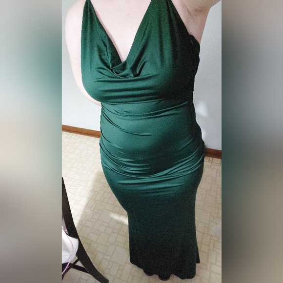 Green formal dress - Picture 3 of 3